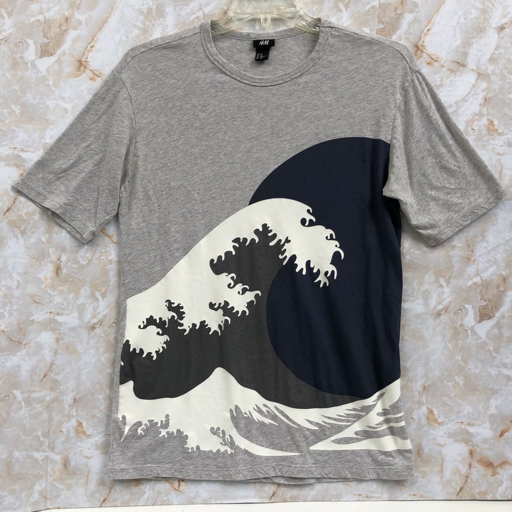 H&M t-shirt size XS